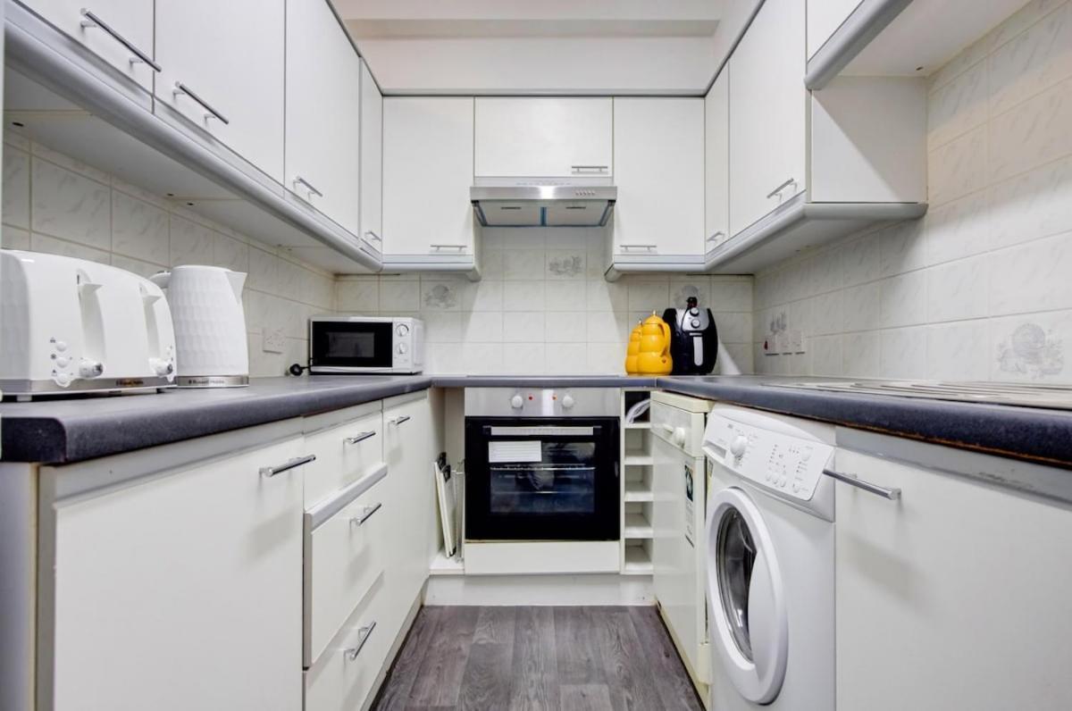 Spacious 3 Bedroom Apartment Near Oxford Street London Exterior photo